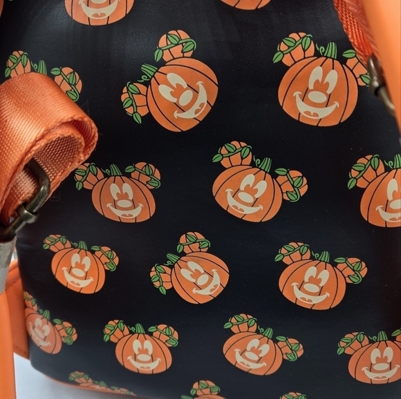 Loungefly Disney Mickey-O-Lantern Glow in the Dark Backpack - Picture 9 of 13